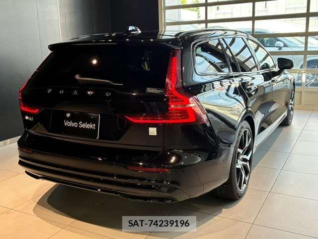 Volvo V60 2023-07 8369628-4