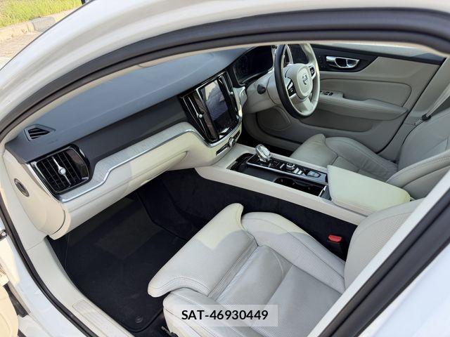 Volvo V60 2021-09 8369631-13
