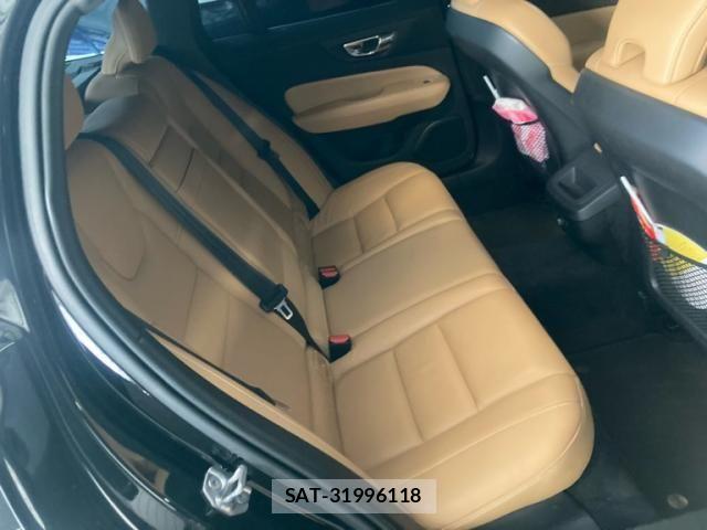 Volvo V60 2019-09 8369629-13