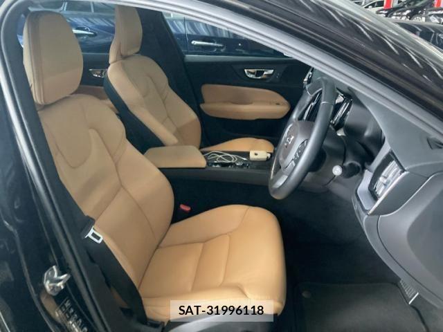 Volvo V60 2019-09 8369629-14