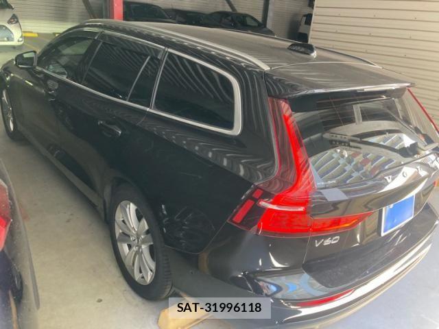 Volvo V60 2019-09 8369629-1
