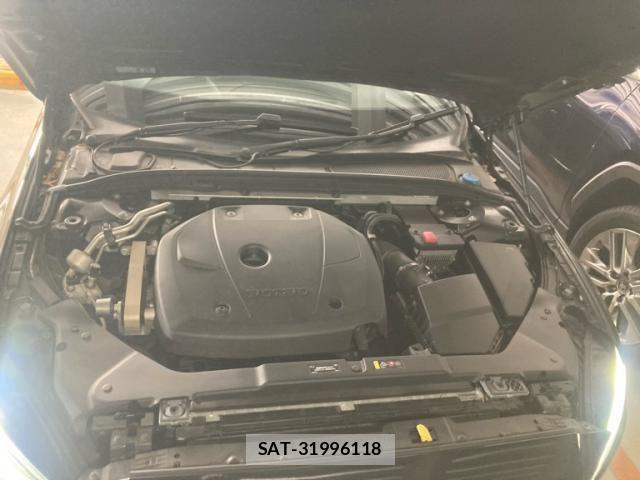 Volvo V60 2019-09 8369629-5