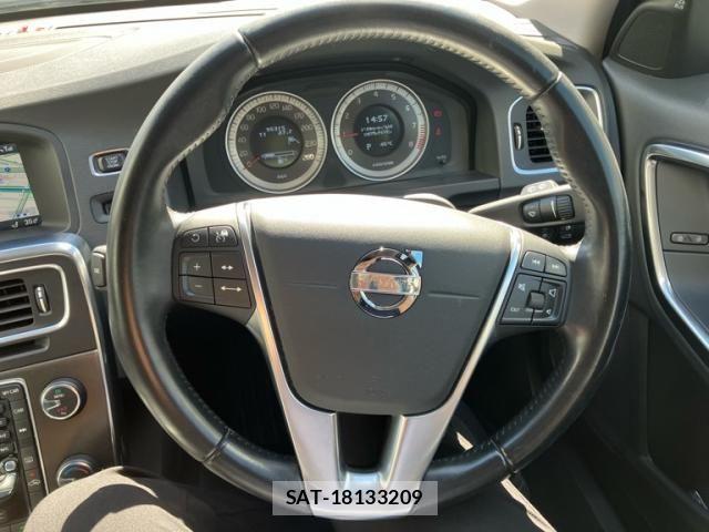 Volvo V60 2013-10 8369630-15