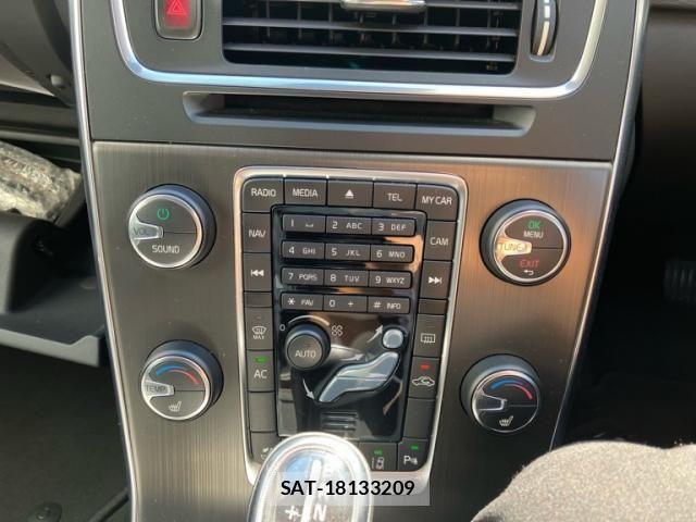 Volvo V60 2013-10 8369630-16
