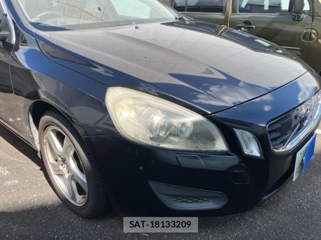 Volvo V60 2013-10 8369630-1
