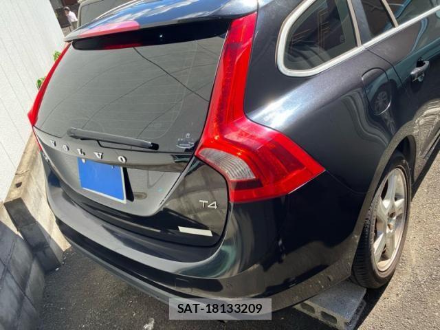 Volvo V60 2013-10 8369630-8