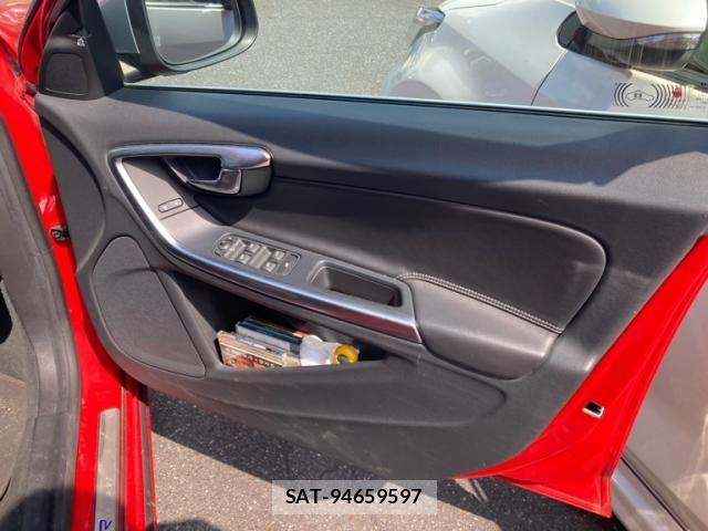 Volvo V60 2013-12 8372344-9