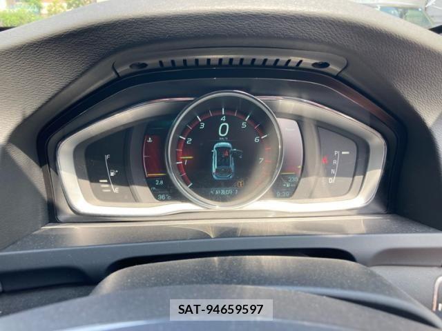 Volvo V60 2013-12 8372344-15
