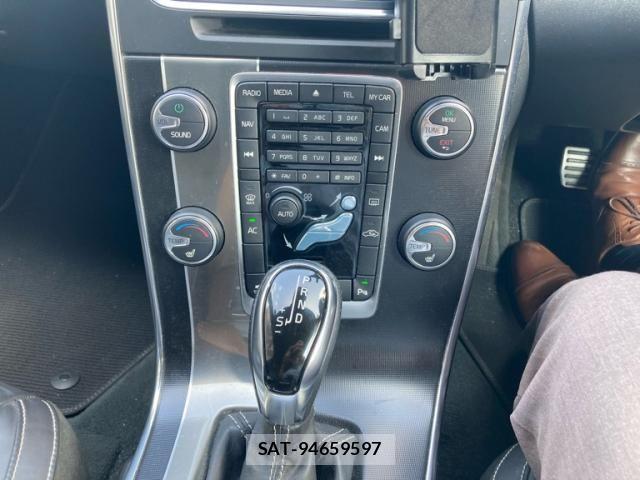 Volvo V60 2013-12 8372344-19