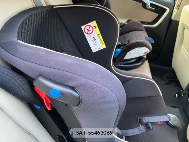 Volvo V60 2017-10 8372340-11