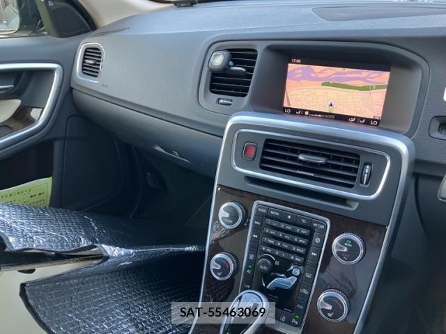 Volvo V60 2017-10 8372340-13