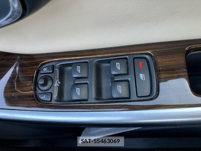 Volvo V60 2017-10 8372340-14