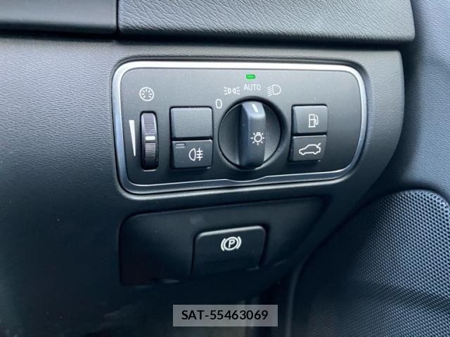 Volvo V60 2017-10 8372340-15