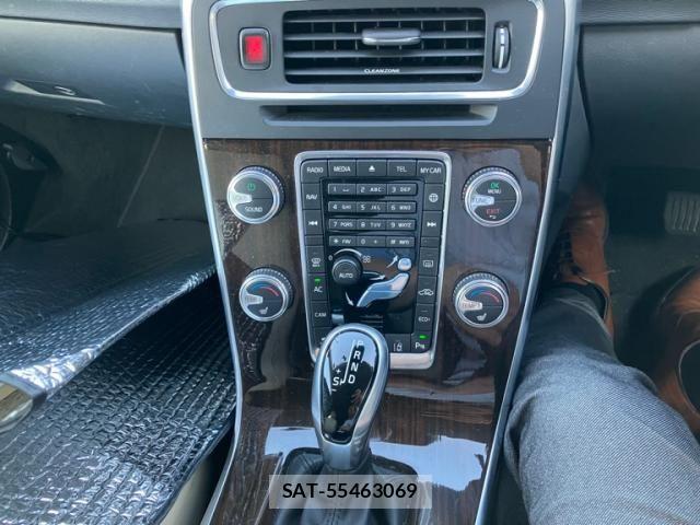 Volvo V60 2017-10 8372340-17