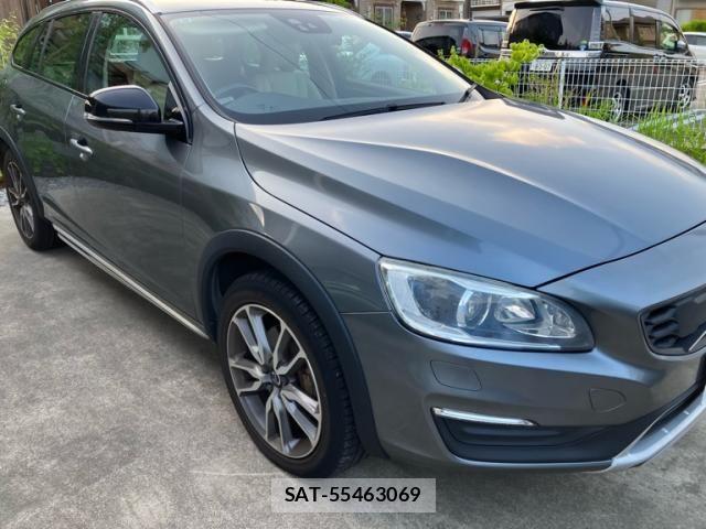 Volvo V60 2017-10 8372340-1