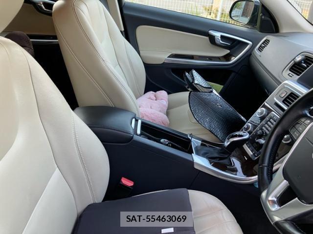 Volvo V60 2017-10 8372340-7