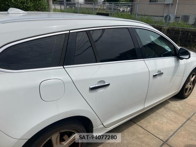 Volvo V60 2011-08 8372342-5