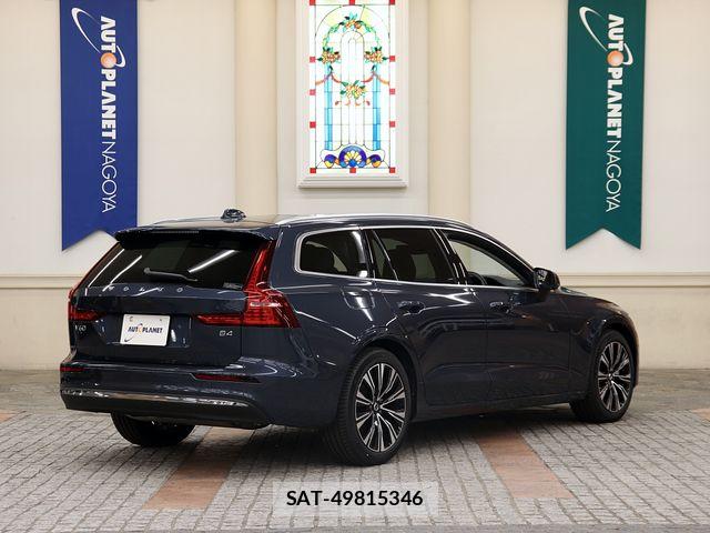 Volvo V60 2025-09 8415730-2