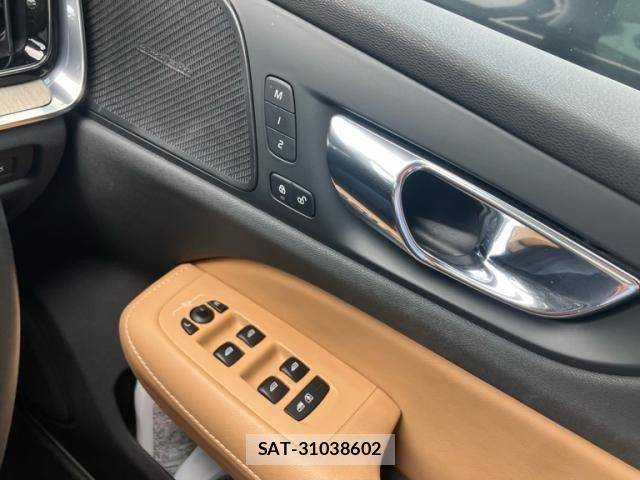 Volvo V60 2018-10 8410995-13