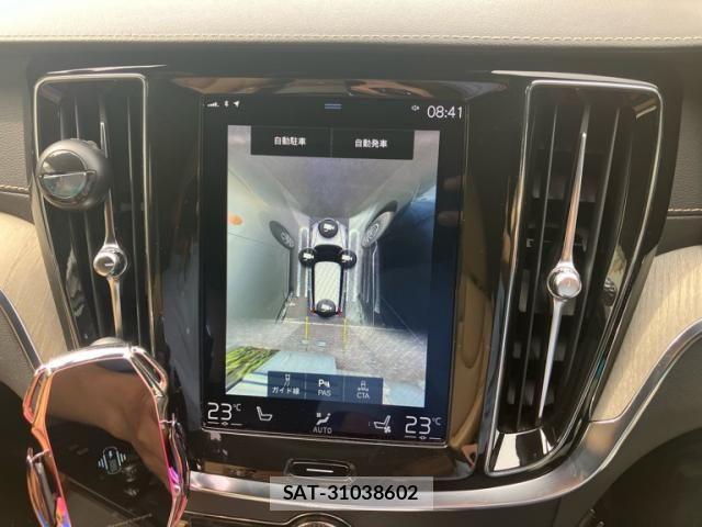 Volvo V60 2018-10 8410995-16