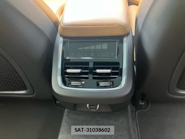 Volvo V60 2018-10 8410995-23