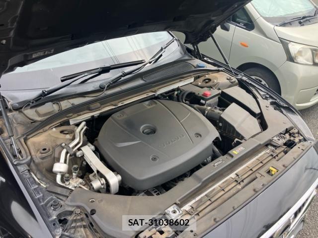 Volvo V60 2018-10 8410995-25