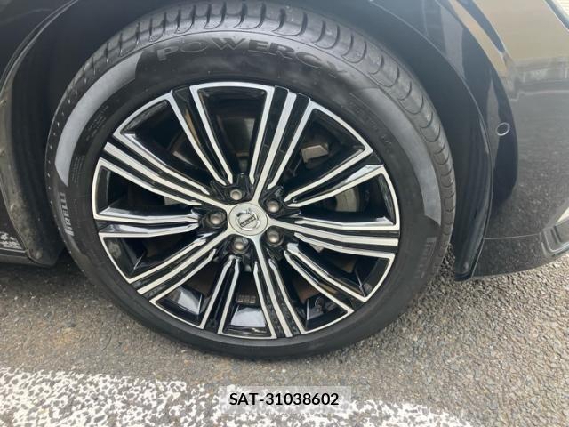 Volvo V60 2018-10 8410995-3