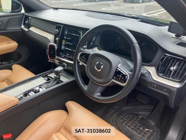 Volvo V60 2018-10 8410995-5