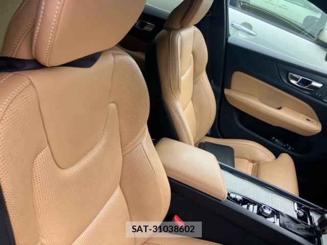 Volvo V60 2018-10 8410995-6