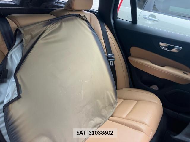 Volvo V60 2018-10 8410995-7