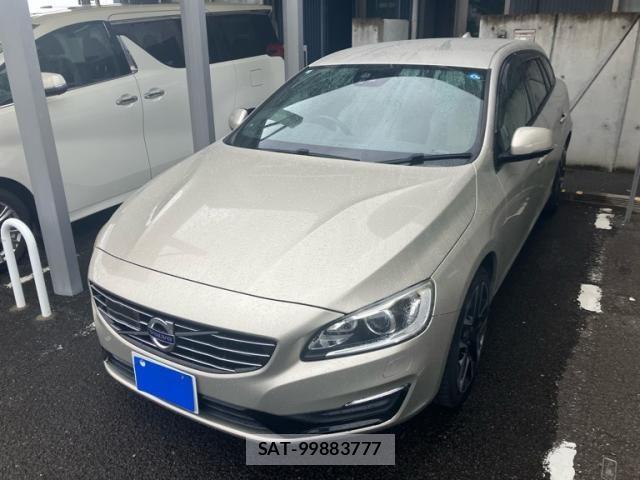 Volvo V60 2017-04 8410998-0