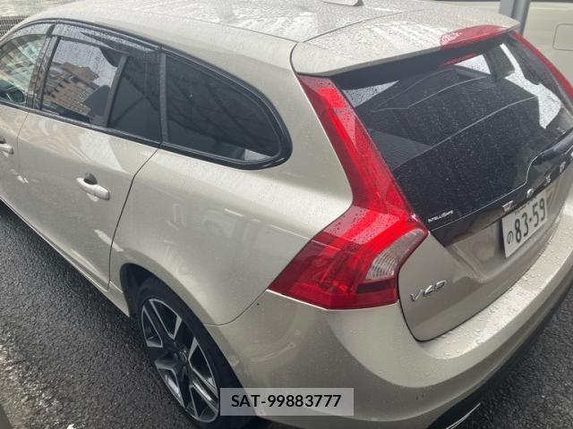 Volvo V60 2017-04 8410998-21