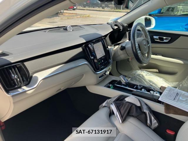 Volvo V60 2025-07 8439057-8