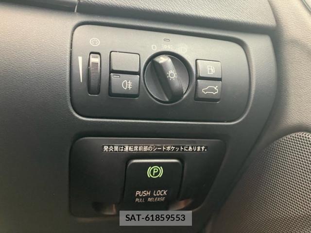 Volvo V60 2011-08 8486235-26
