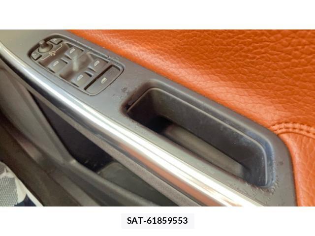 Volvo V60 2011-08 8486235-28