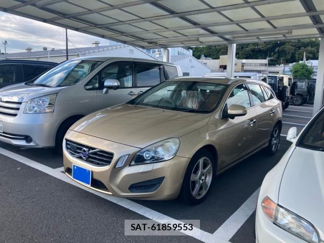 Volvo V60 2011-08 8486235-3