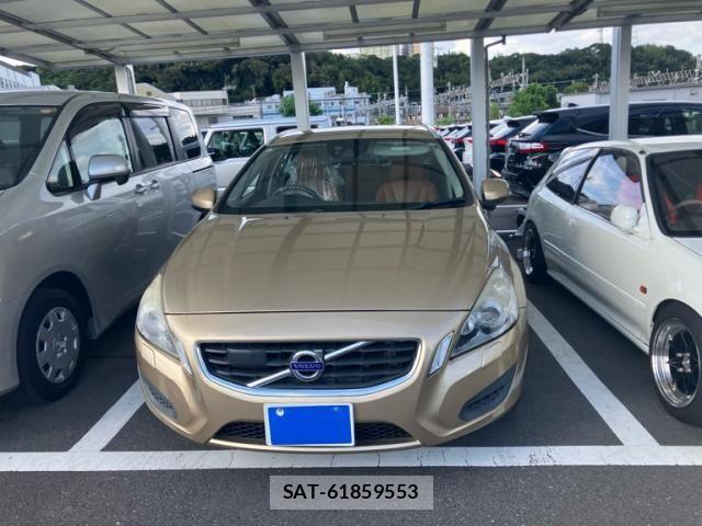 Volvo V60 2011-08 8486235-4