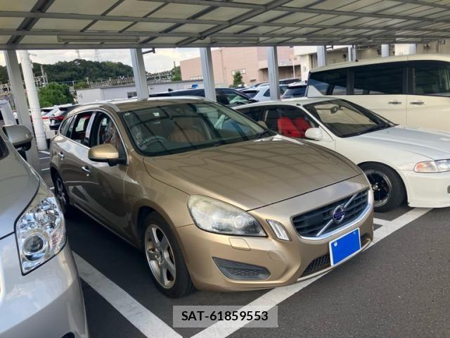 Volvo V60 2011-08 8486235-5