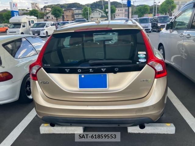 Volvo V60 2011-08 8486235-7