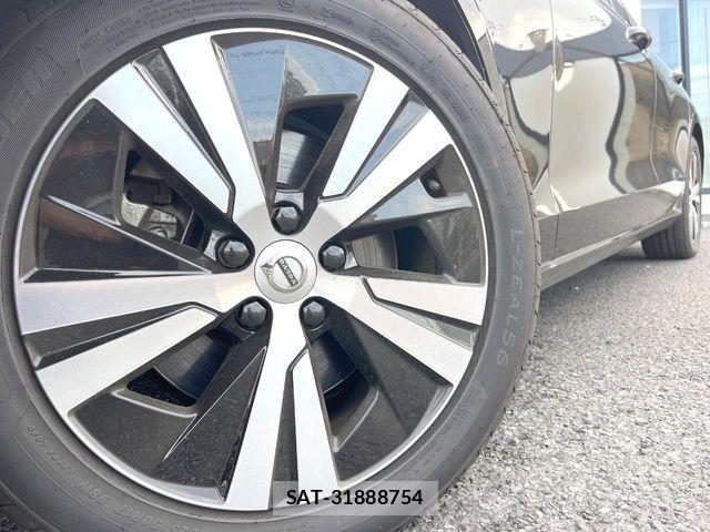 Volvo V60 2019-03 8528084-13