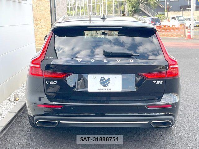 Volvo V60 2019-03 8528084-15
