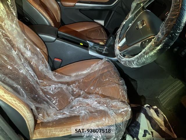 Volvo V60 2011-09 8528085-9