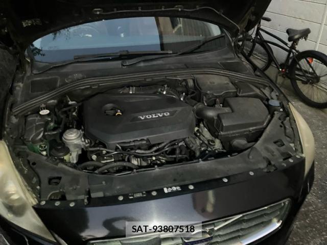 Volvo V60 2011-09 8528085-8