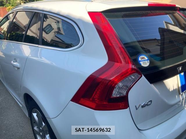 Volvo V60 2014-01 8563994-9
