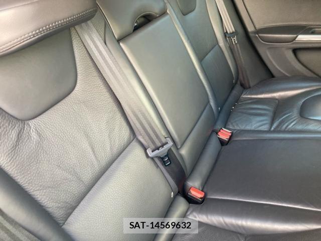 Volvo V60 2014-01 8563994-13