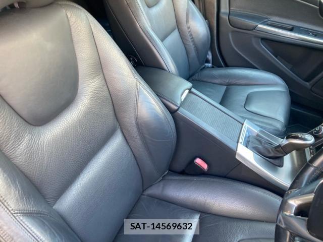 Volvo V60 2014-01 8563994-15