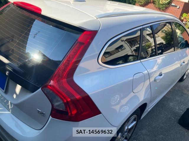 Volvo V60 2014-01 8563994-1