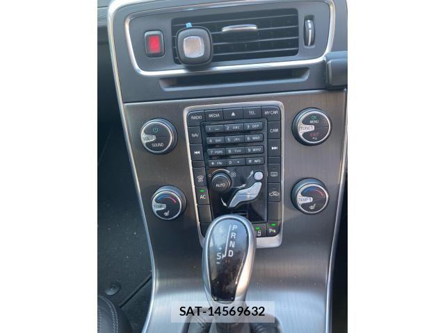 Volvo V60 2014-01 8563994-19