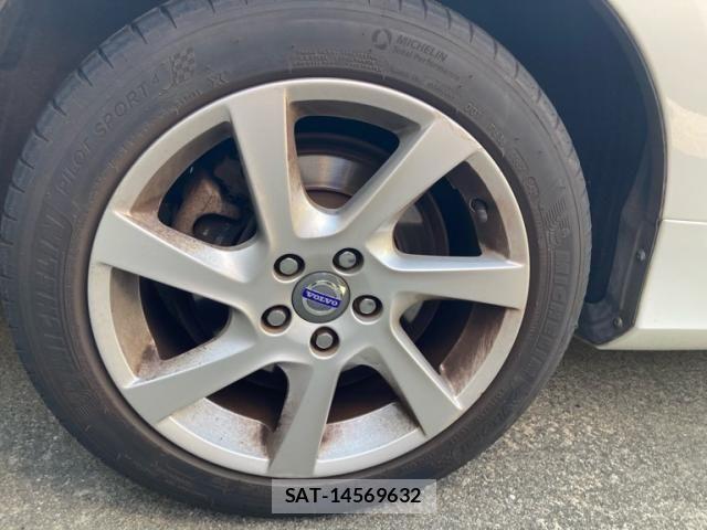Volvo V60 2014-01 8563994-4