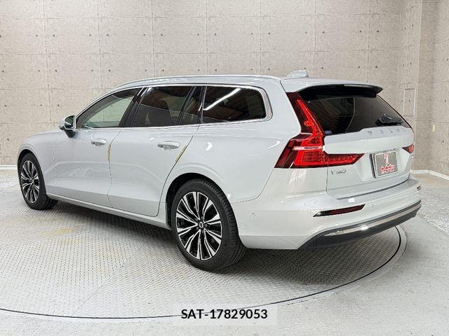 Volvo V60 2023-06 8563995-10